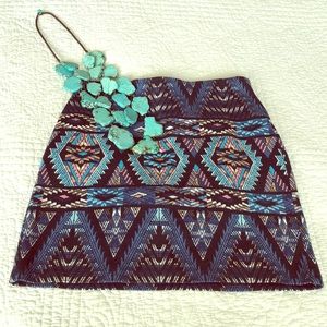 Hollister Aztec Mini Skirt  size Small 💕